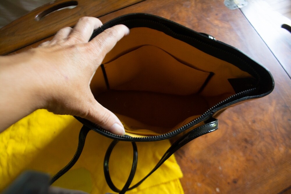 Vintage RENAUD PELLEGRINO Paris Black Patent Leather Purse Handbag View 2