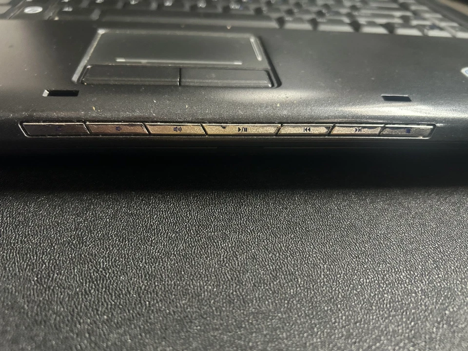 Dell Vostro 1500 PP22L Intel Core 2 Duo Laptop Unit Only NO OS/HDD - Image 4 of 4