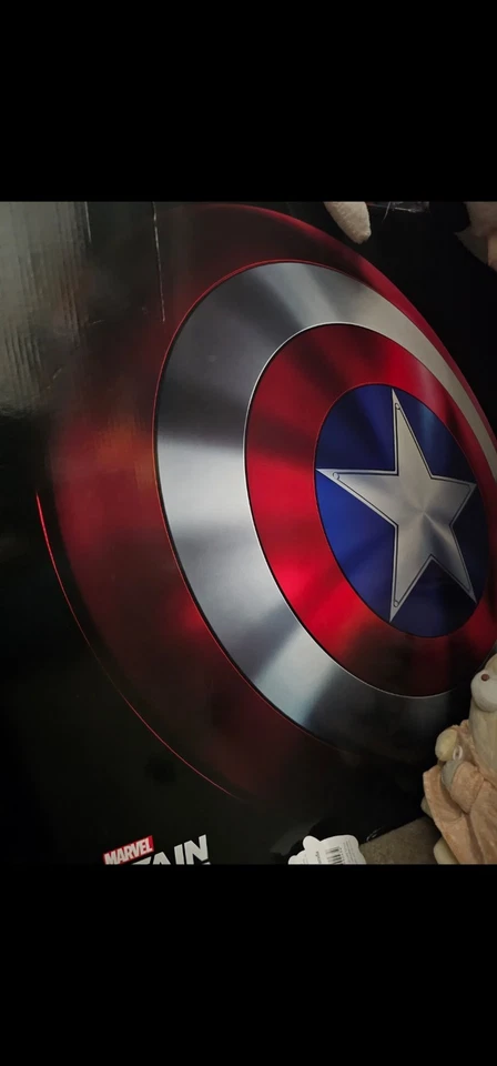 Marvel Legends Vengadores Halcón y Soldado de Invierno Capitán América Escudo Prop. Foto 3 de 3