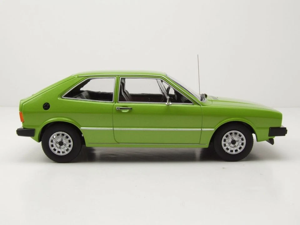 VW Scirocco 1 GTI 1976 Verde Chiaro Metallizzato Modellino 1:18 KK Scale - Immagine 4 di 4