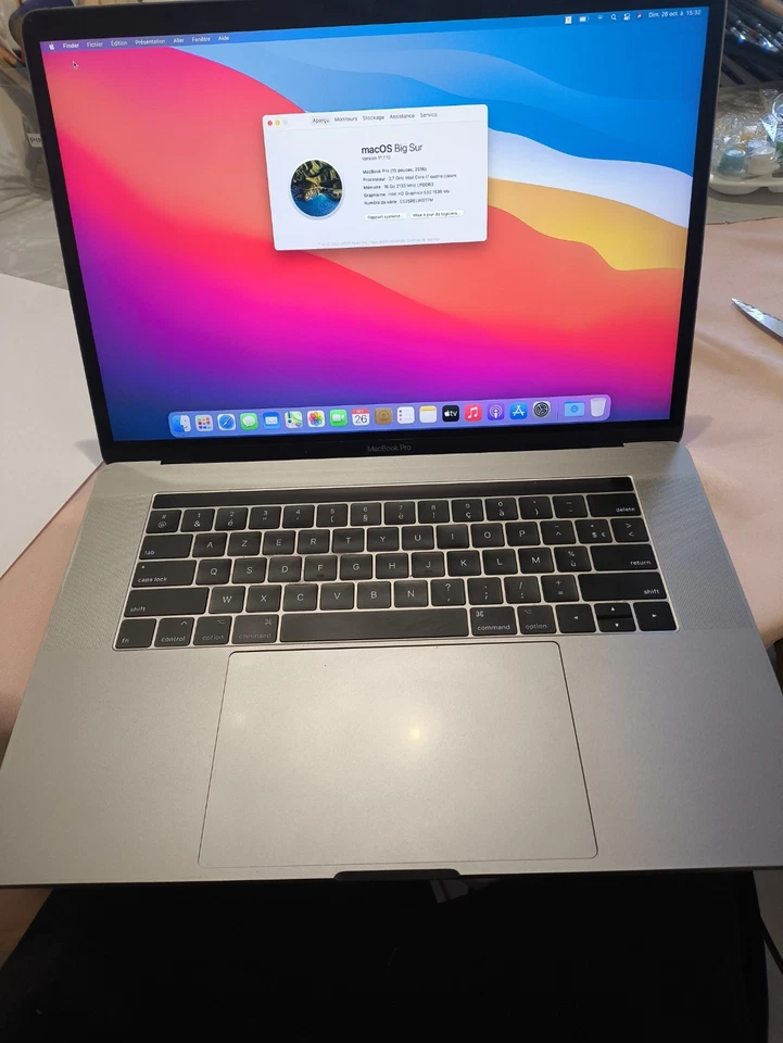 Apple MacBook Pro 15" 2016 · i7 · 16GB · 512GB, photo 1 sur 4