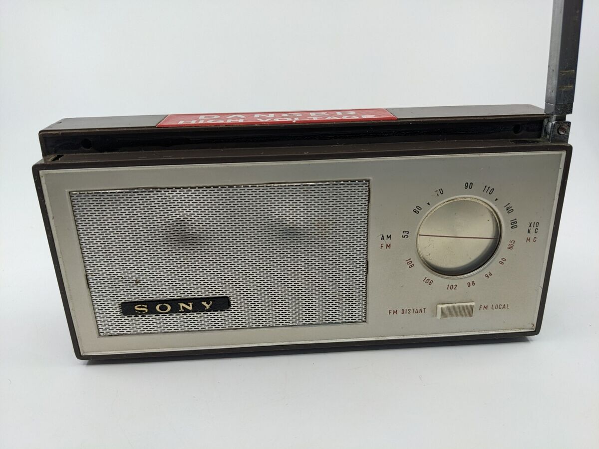 Vintage Sony 9 Transistor Radio w/Leather Case, Model TFM-96 Vintage Sony 9 Transistor Radio w/Leather Case, Model TFM-96