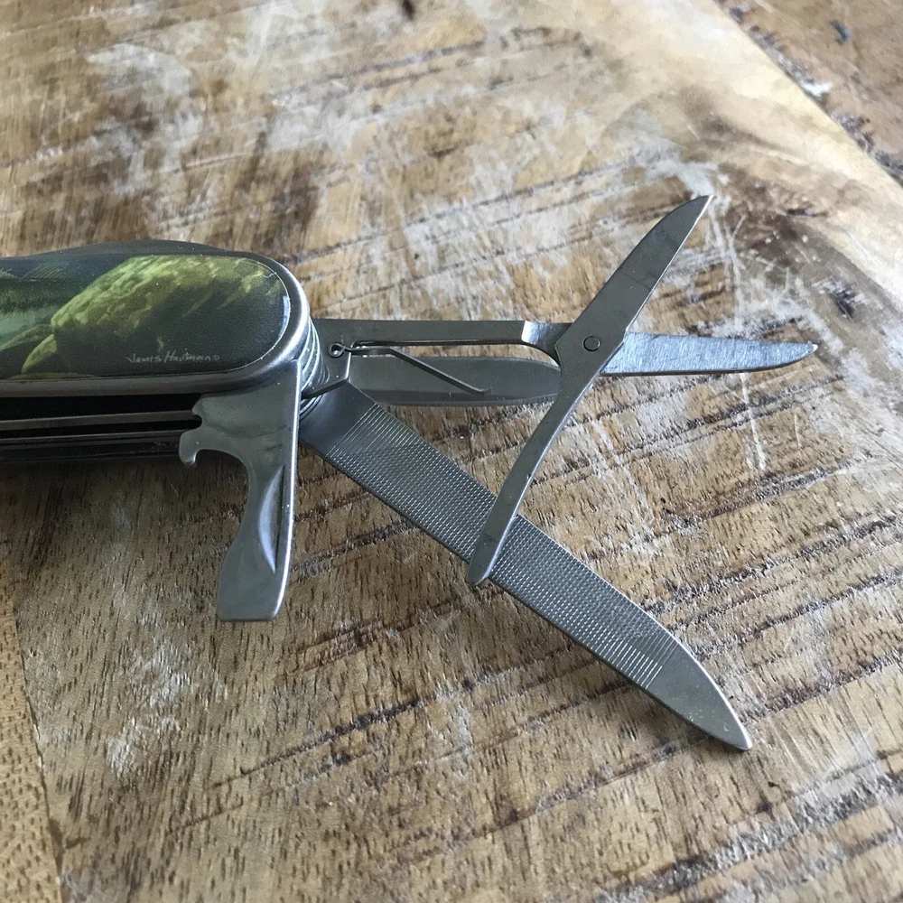 MULTI-TOOL WITH KNIFE AND SCREW DRIVER UTILITY SET MINI TOOLS BASS FISHING
