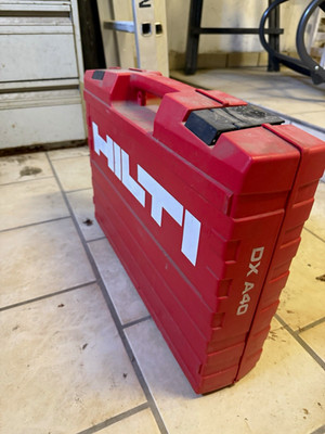 Hilti DX A40 - Bolzensetzgerät Betonnagler Bolzenschußgerät