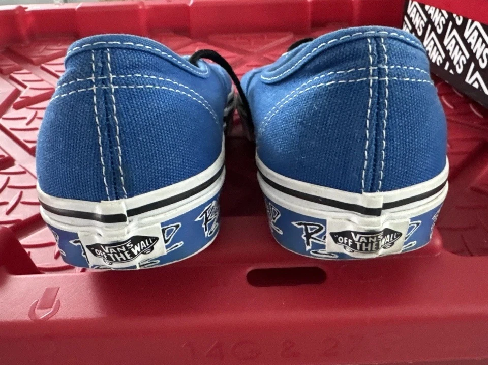 VANS Authentic Rad Pack Blue Men’s 9.5 Lightly Worn with Original Box - Image 3 of 4