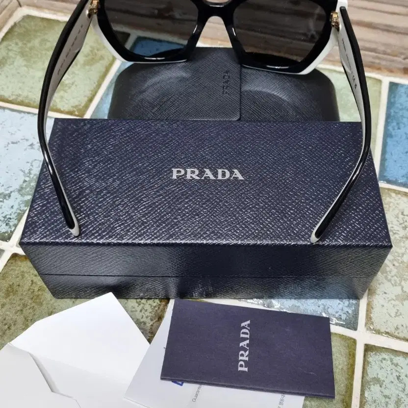 Prada SPR-15W-F Oversized Sunglasses thumbnail 6