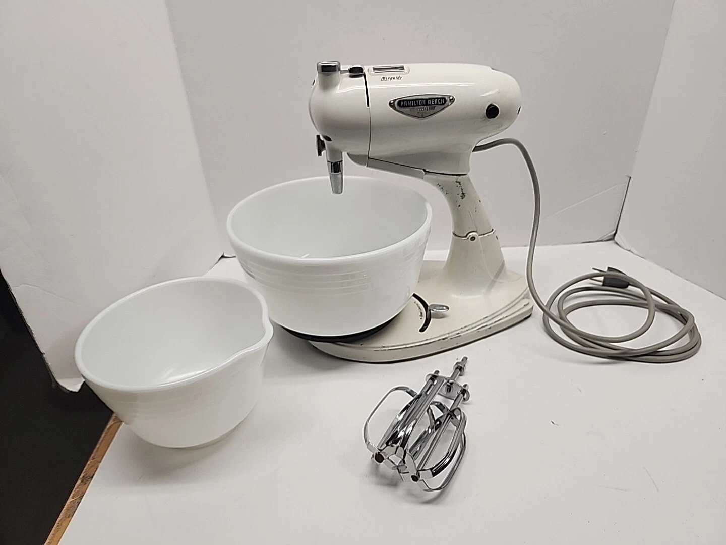 Vintage Hamilton Beach Model G Stand Mixer Bowls Beaters Working Condition