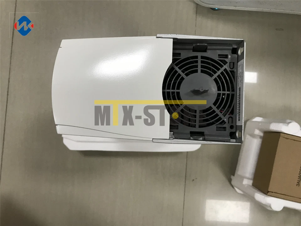 1pcs Brand New In Box Inverter ACS550-01-015A-4 - Image 4 of 4