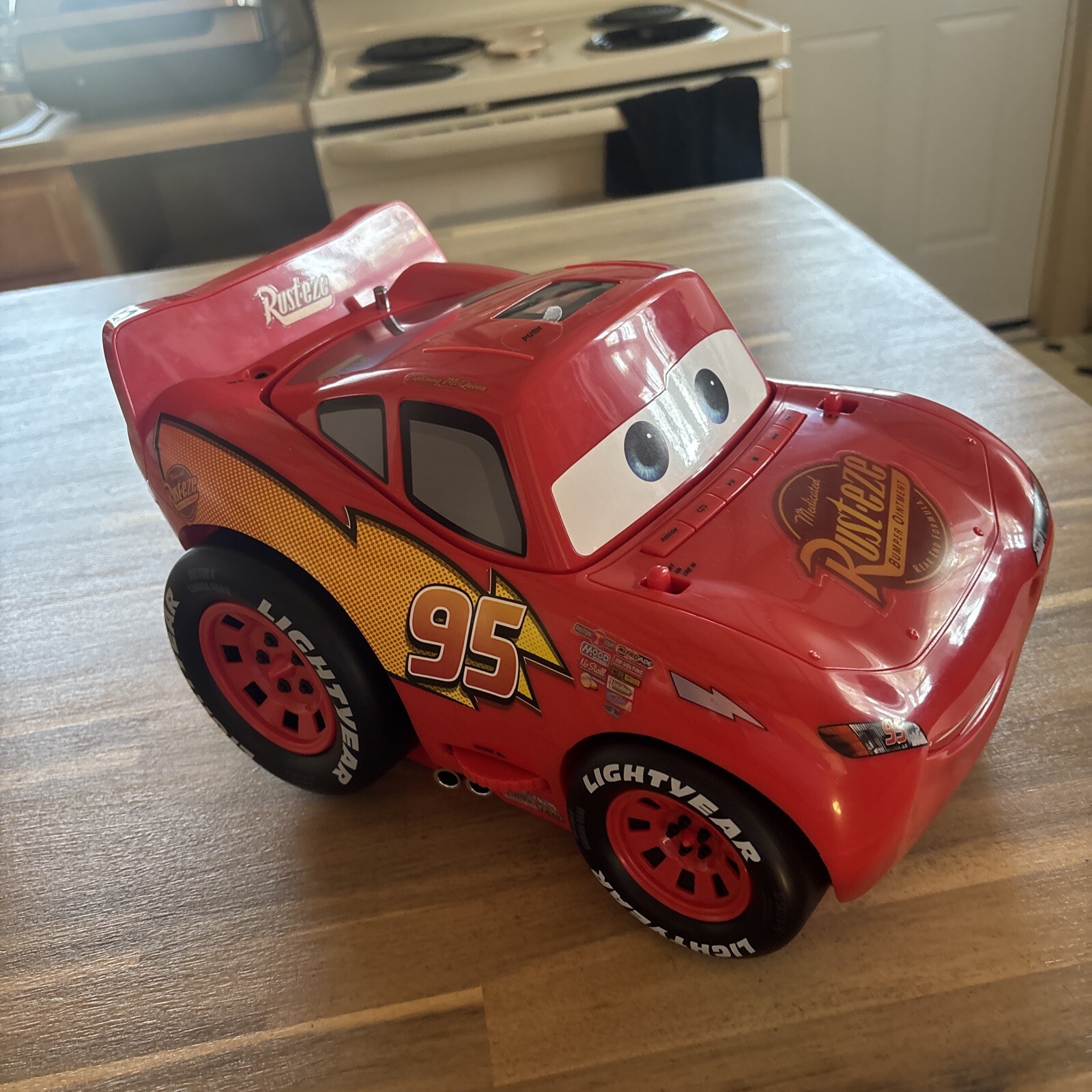New Open Box Cars Lightning McQueen CD Player Boombox AM/FM Radio Pixar