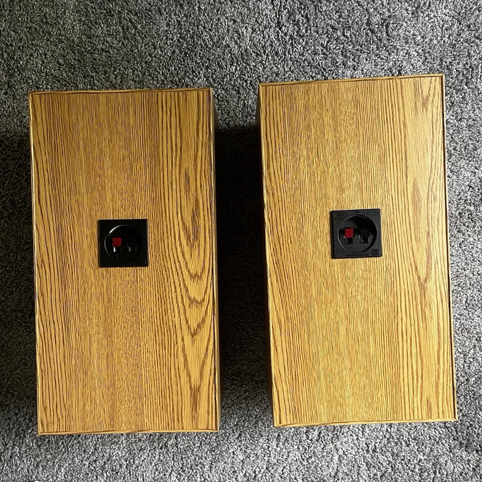 Altavoces de estantería vintage JBL 2600 acabado grano madera Foto 2 de 3