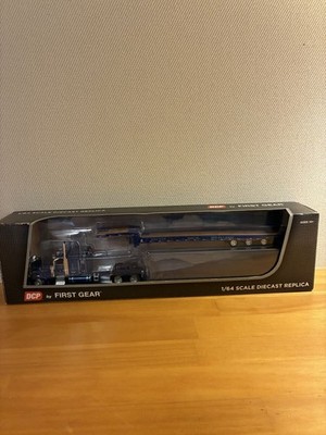 First Gear Diecast Promotions (DCP) 1/64 Peterbilt 389 WESTERN