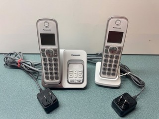 Panasonic KX TGD530 Cordless Phone Answering Machine 2 Handsets White