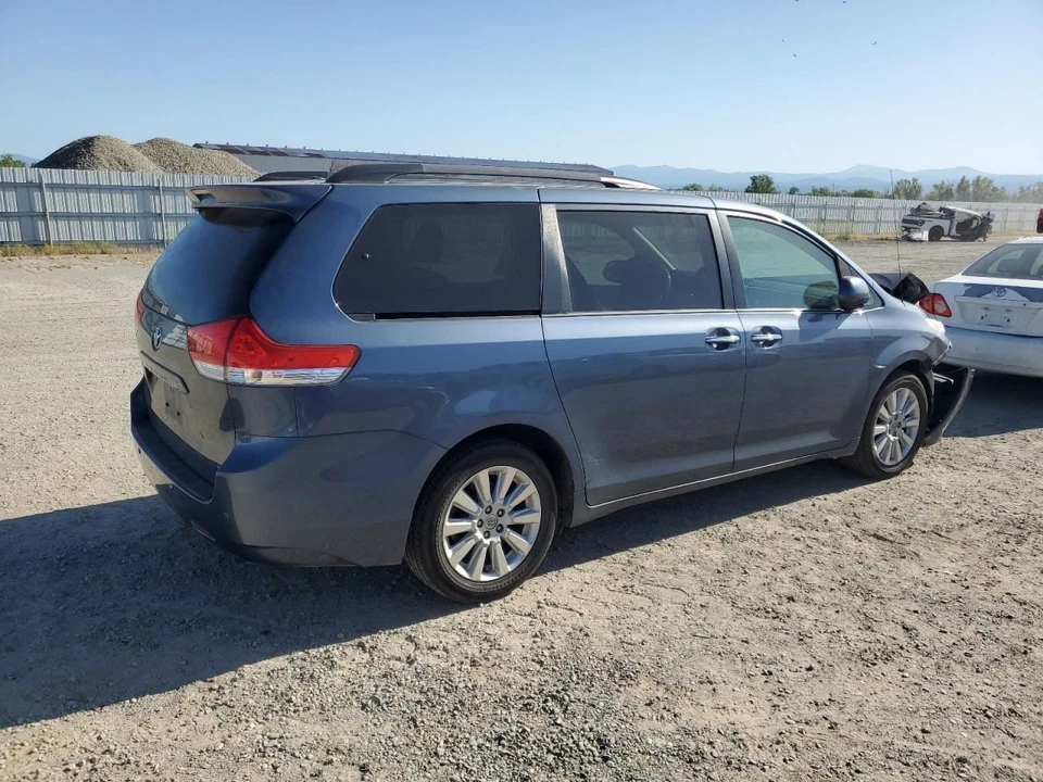 PIEZAS DE FRENO EMERGENTES TOYOTA SIENNA 2013 Foto 3 de 4