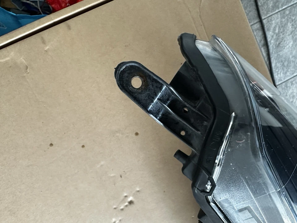 Scheinwerfer Original Toyota Yaris P13 2017 - 2020, Faelift,  LINKS, LED defekt - Bild 4 von 4