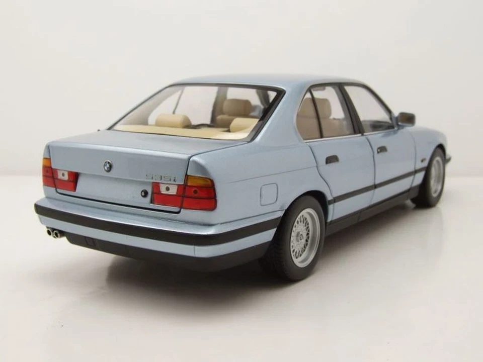 Bmw 5 Série 535I E34 1988 Bleu Clair Métallique Modèle Auto 1:18 Minichamps - Photo 2/4