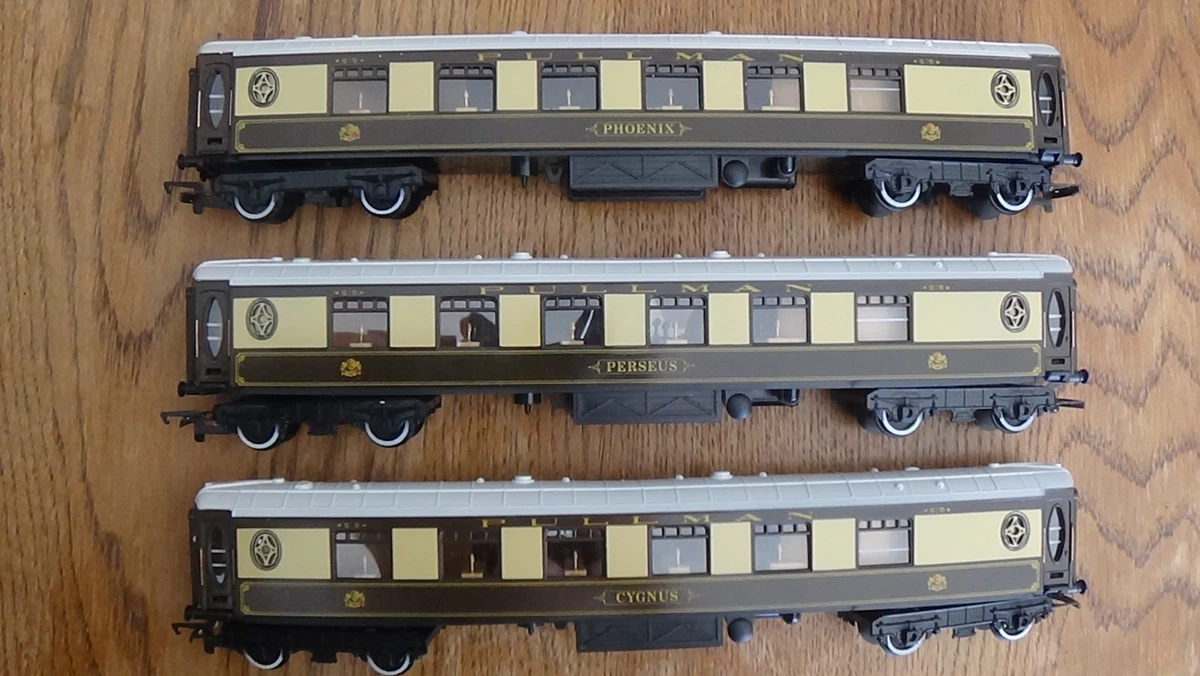 Voiture Pullman Hornby échelle Zéro - Bleu Foncé/crème Toit Gris - Avec Boîte