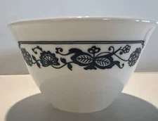 Vintage Pyrex Old Town Blue Onion Sugar Bowl Rare