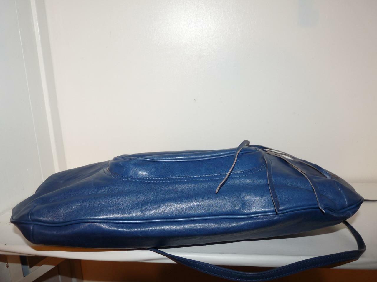 Tre Vero Beautiful Blue Leather 2 Way Carry Purse - image 7