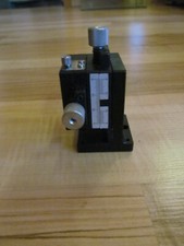 XYEG40 / XY-Achse/ Schwalbenschwanzführung/ Vorschubschraube mit Montagewinkel