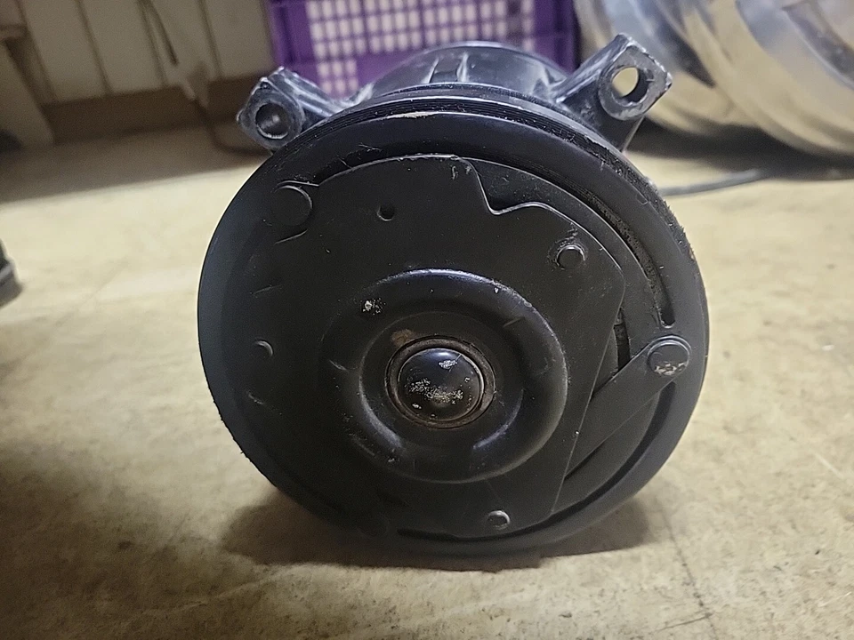 AC Compressor  3.8L ID: 89018865 Fits 1996-1999 Buick LeSabre OEM 1520195 - Image 3 of 4