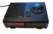 Vintage Lenox Sound Alarm Clock Radio Model No. Cr-615