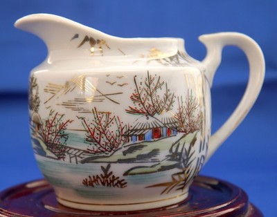 Japan KUTANI MEIJYO CHINA Porcelain Creamer. Gold Gilt Mt. Fuji Landscape Scene