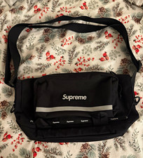 SUPREME FW24 MESSENGER BAG GREAT CONDITION ST...