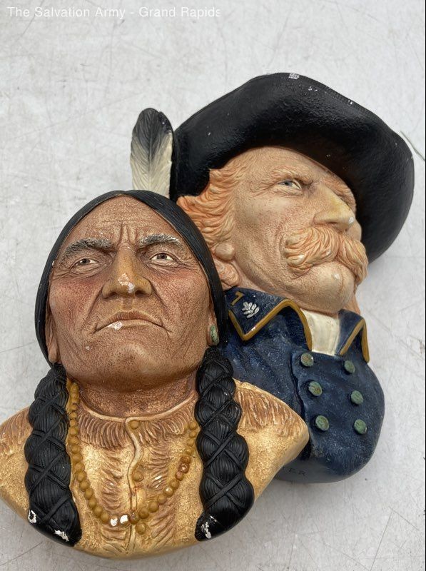 1989 Bossons Multicolor Ceramic Colonel Custer And Chief Sitting Bull Figurine