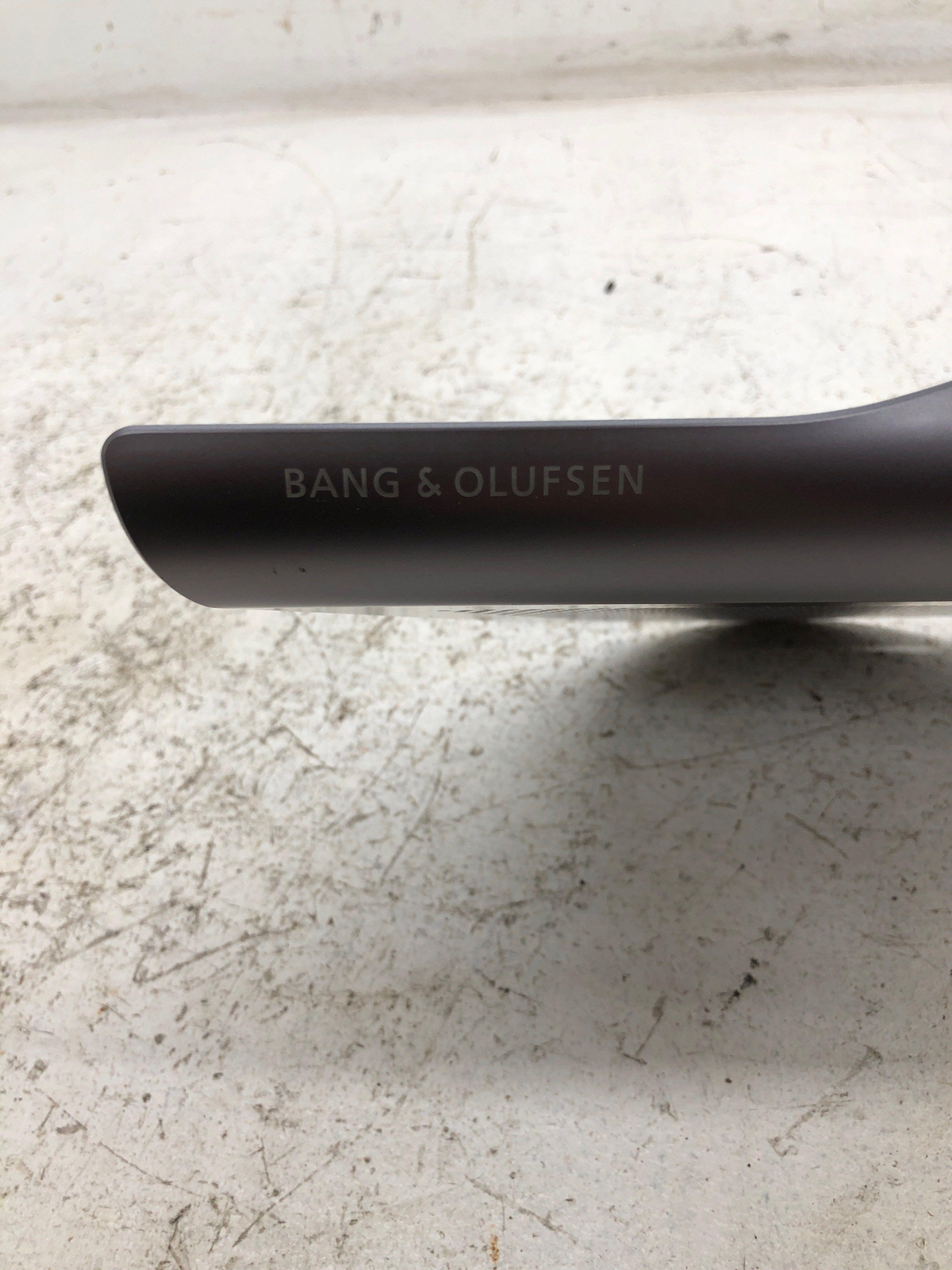 ASTON MARTIN RAPIDE FRONT RIGHT CENTER MIDDLE FOOTWELL BANG OLUFSEN SPEAKER TRIM