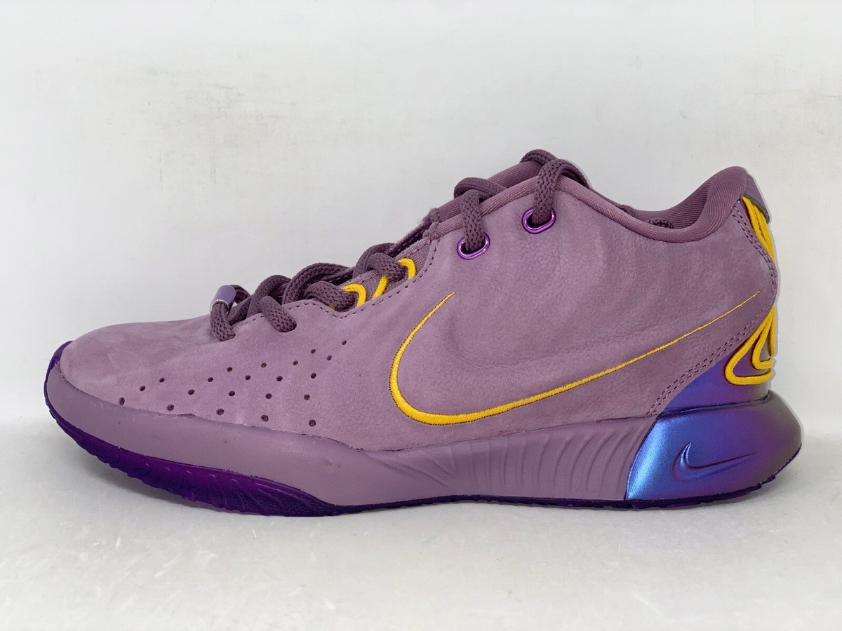 Nike Lebron 21 'LA Lakers' Purple Sneakers, Size 4.5Y / 6W Nike Lebron 21 'LA Lakers' Purple Sneakers, Size 4.5Y / 6W