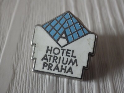 Vintage Pin Anstecknadel Sammler HOTEL ATRIUM PRAHA Konvolut T123