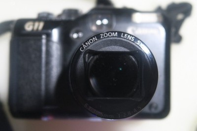 Canon PowerShot G11  2.8'' Optical Zoom Digital Camera *for parts/repair*