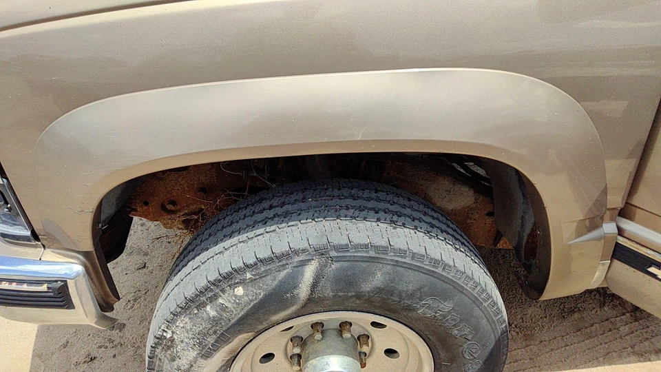 1995-00 Silverado 2500 левое переднее колесо расширитель молдинг крыло золото 55u - Изображение 3 из 4