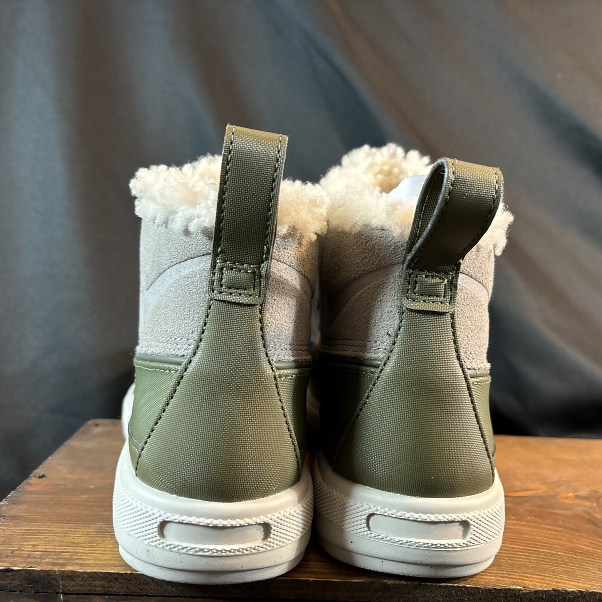 Nike Woodside Chukka 2 537345-200 Size 6 Taupe Light Bone Nike Woodside Chukka 2 537345-200 Size 6 Taupe Light Bone