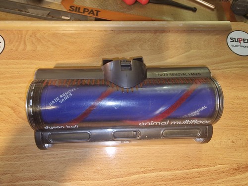 DYSON ORIGINAL DE TANGLING MOTOR BAR CLEANER HEAD BALL ANIMAL ORIGINAL