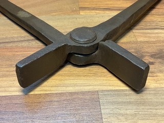 Vintage Wrought Iron Blacksmith/Anvil/Forge Flat Lipped Pickup Tongs