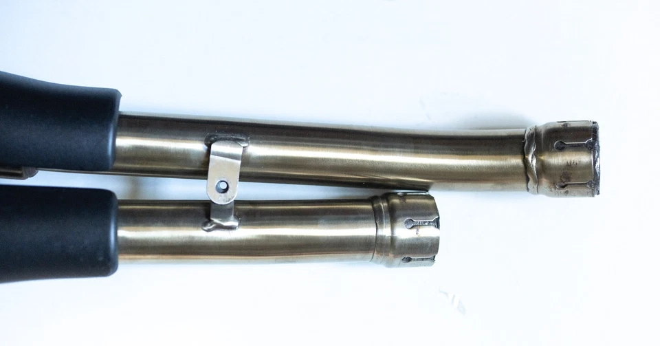 Escape antideslizante Triumph Street Scrambler 900 T2202947 se adapta a 2017-2020 precio de venta sugerido por el fabricante 799 USD Foto 2 de 4