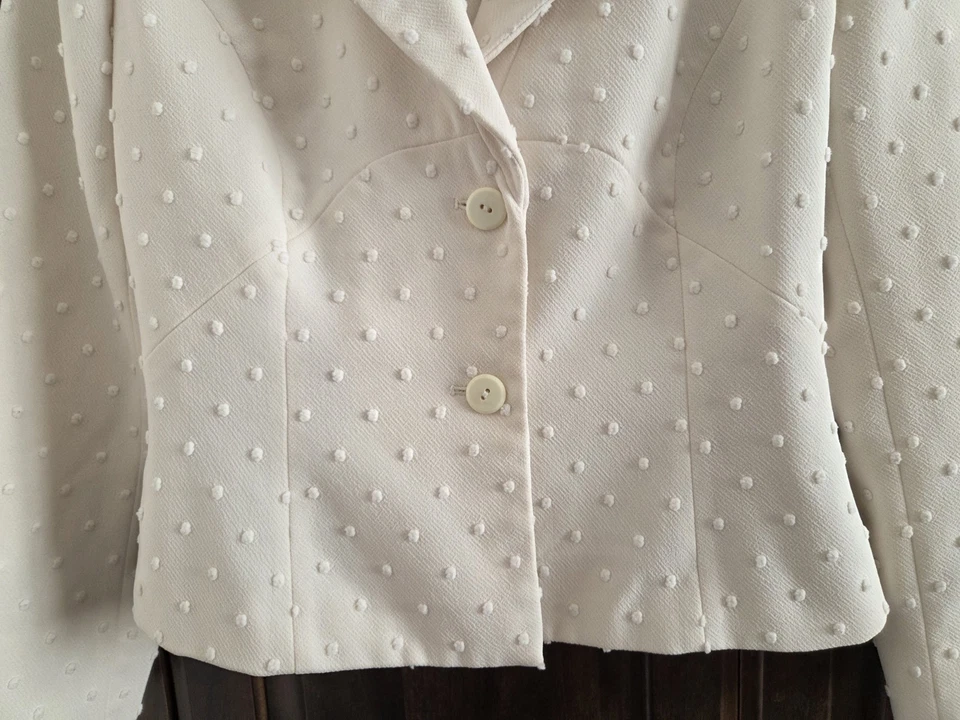 Women's 2 Pc Skirt Suit Liz Claiborne Sz 8P Winter White Bows & Dotted Swiss VTG - Image 3 of 4
