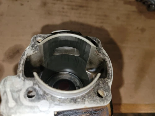 Jonsered OEM 520SP Chainsaw Cylinder Piston Crankshaft Used Chainsaw Part - Picture 8 of 10