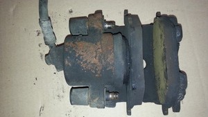 VW POLO 9N 9N Bremssattel vorne links VL