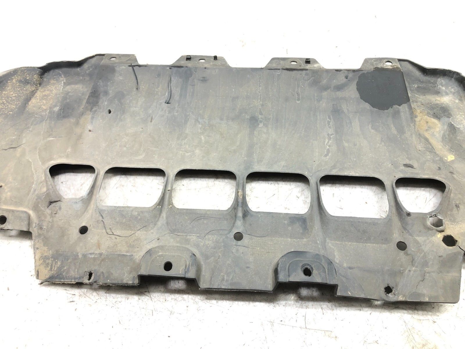 2014-2019 MASERATI GHIBLI SQ4 ENGINE FORWARD SPLASH SHIELD OEM.