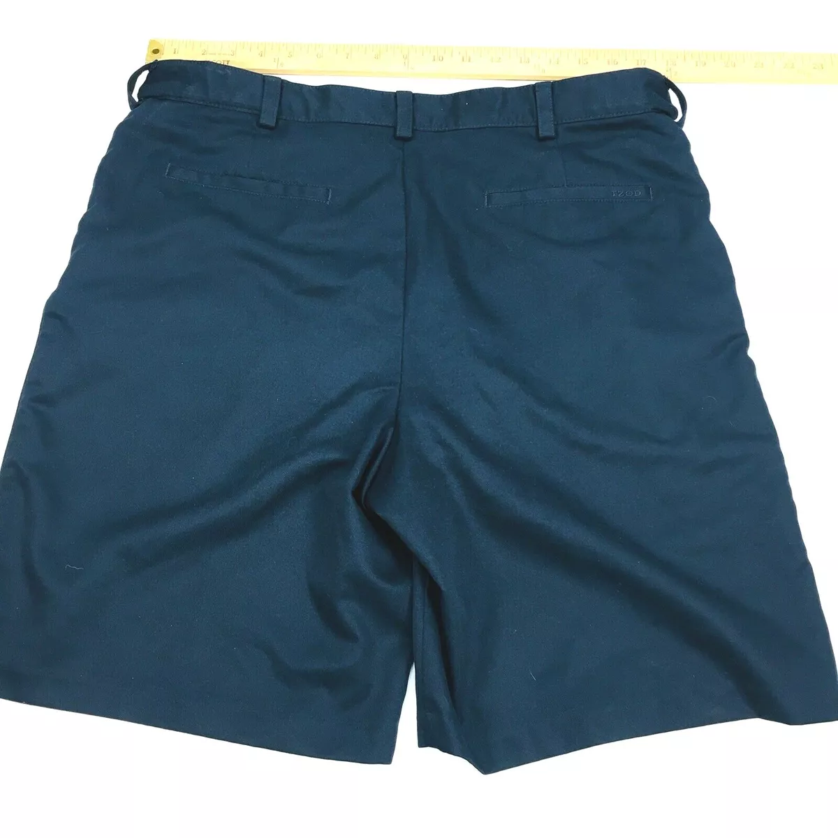 Izod pleated 2024 golf shorts