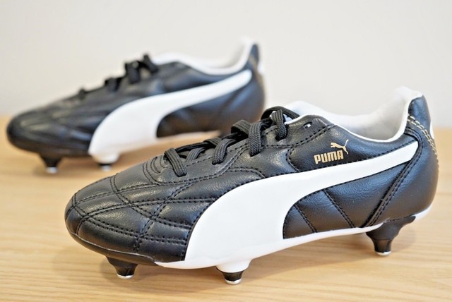 football boots junior size 5