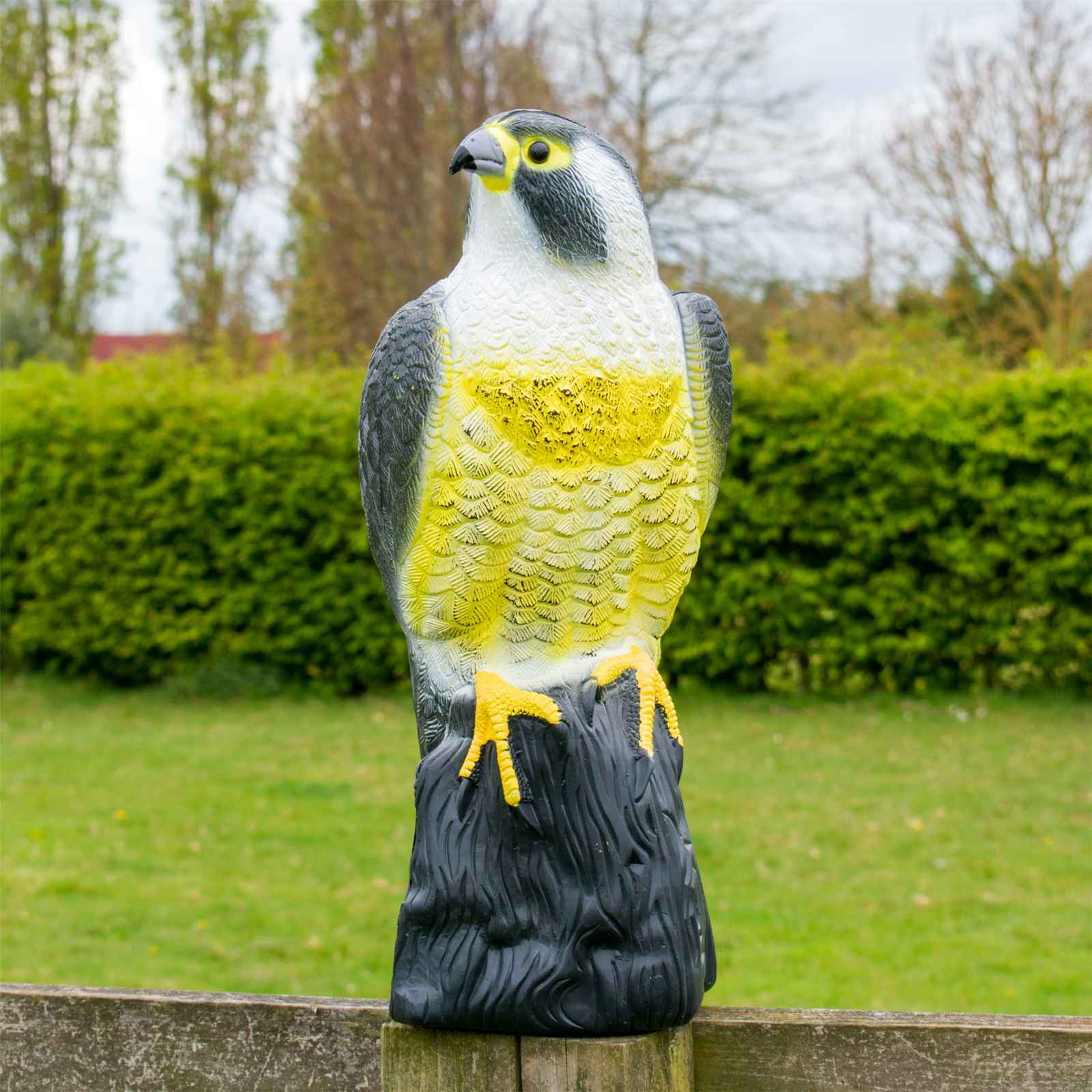 KCT LARGE HAWK GARDEN DECOR BIRD ORNAMENT FAKE DECOY EAGLE FIGURE POND STATUE