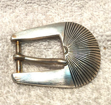1990 Small Ribbed Shiny Replacement Belt Buckle Great Vintage Condition