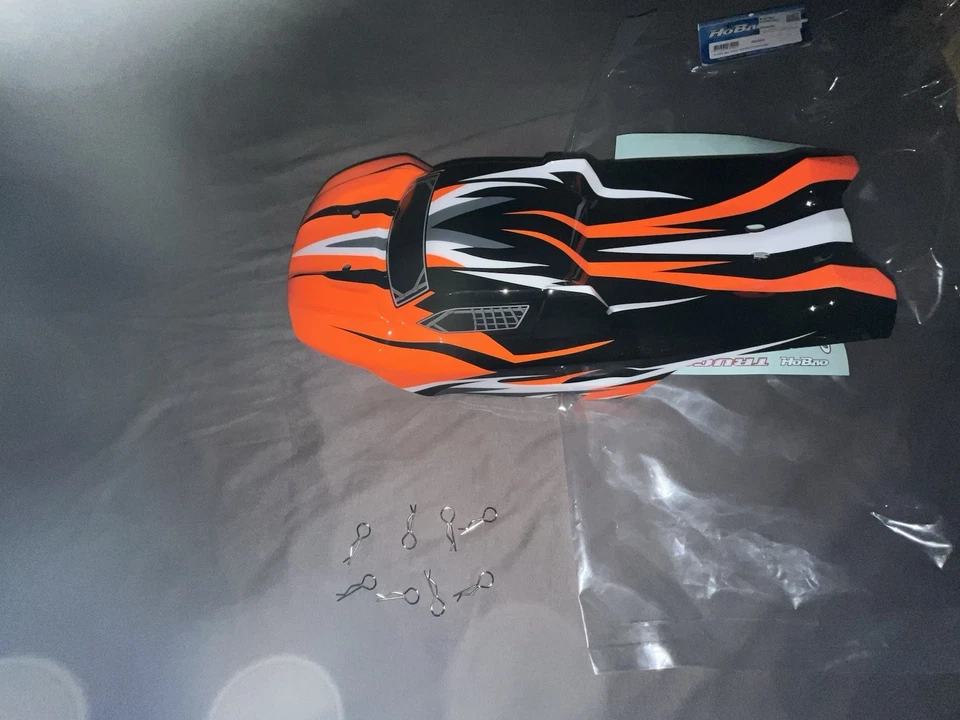 Hobao Hyper SST Karosserie 1/8 Truggy fertig lackiert (orange) - 92008 mit Clips - Bild 4 von 4
