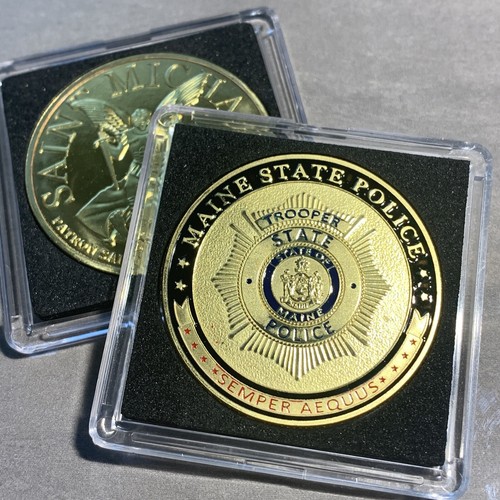 MAINE STATE POLICE TROOPER ST MICHAEL Challenge Coin Case Included! - Foto 6 di 15