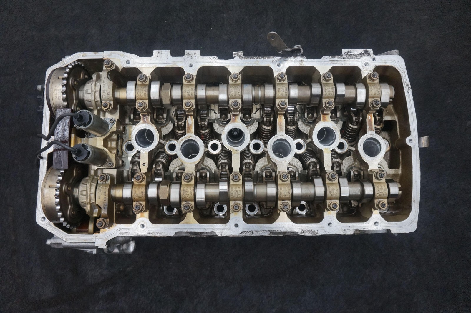 Left Engine Cylinder Head OEM 07C103373 Bentley Continental Flying Spur 2003-12