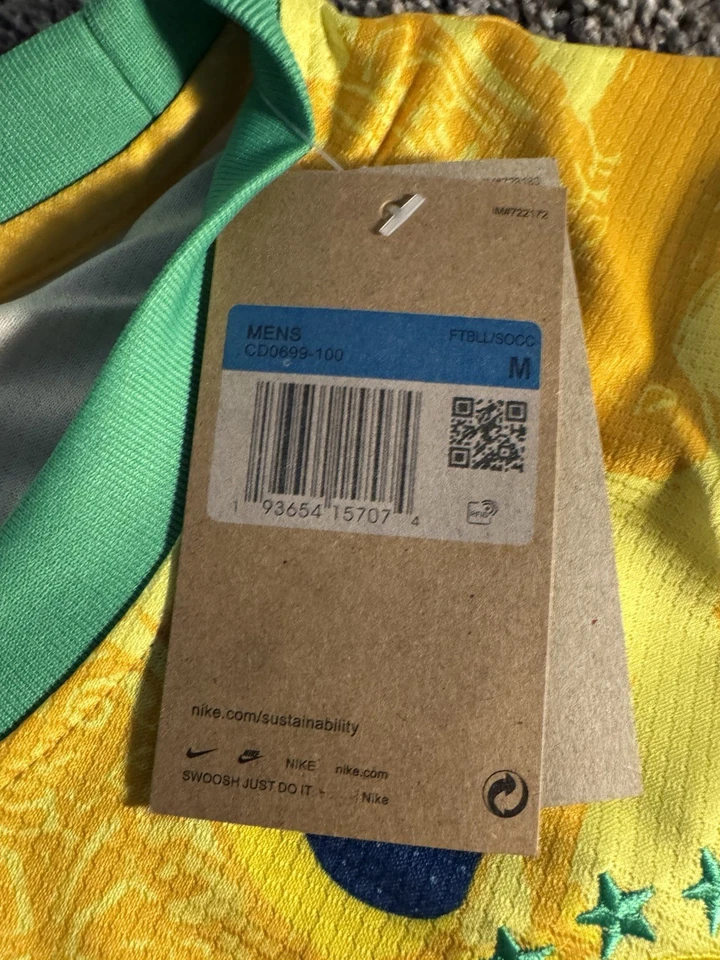 Camiseta deportiva Stüssy x Nike amarilla Brasil gráfica - Edición limitada 🇧🇷 Foto 3 de 3