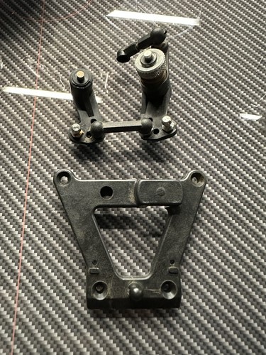 Vintage RC Associated B2 B3 T3 Top Plate und Servosaver / Lenkgetriebe gebraucht